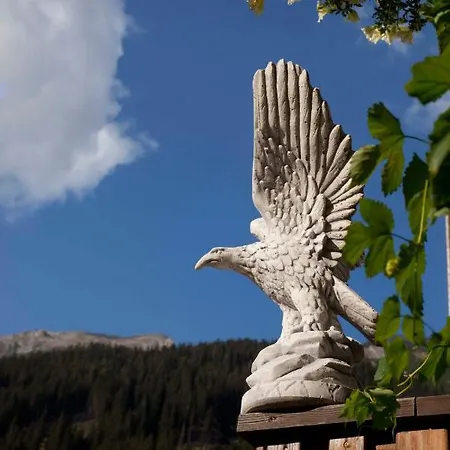 Berggasthaus Hermine Madau ツァムス